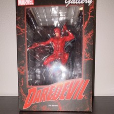 Diamond Select Toys Marvel Gallery Daredevil 1:8 PVC Figure 9in Boxed picture