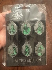 6 Haunted Mansion Glow In The Dark Portraits Disney Trading Pins, Halloween picture