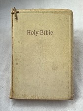 VINTAGE 1940'S-50'S HOLY BIBLE NESTLED IN A CREAM-COLORED ZIPPER CASE-STUNNING picture