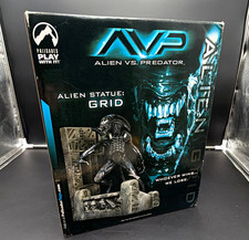 Palisades Toys AVP Alien vs Predator Grid Alien Statue Limited Edition 2004 NIB  picture