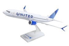 Skymarks SKR1166 United Airlines Boeing 737-Max 8 N67501 Desk 1/130 Jet Model picture