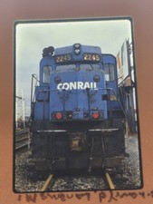 Lot Of 16 Vintage Railroad 35mm Color Slides CONRAIL Locomotives Trains (CR-2) picture