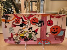 PEANUTS SNOOPY CHARLIE BROWN & GANG HALLOWEEN BASH PINK SERVING TRAY PLATTER picture