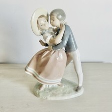 VTG LLADRO #4856 “Precious Love” Waltz Time Retired Figurine 1985 picture