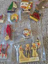 Lot 10 Lions Club Pins Hawaii 1983 Honolulu Multiple District 19 22 Cardinal picture