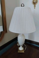 Vintage DAV ART NY Classic Off White Cream & Brass Table Parlor Lamp & Shade 22