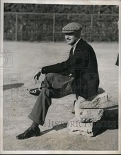 1938 Press Photo Charles Munn of Philadelphia during a tennis match tournament picture