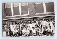Old Vintage Photo BOYS GIRLS CHILDREN SCHOOL CLASS GROUP PICTURE SNAPSHOT picture