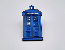 Iconic Doctor Who BBC TV Series Logo/Blue Tardis Police Box Lapel Brooch Pin picture