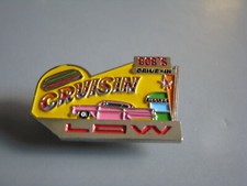 CRUSIN LOW BOB'S DRIVE-IN HOT ROD AUTOMOTIVE HAT PIN picture