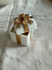 Lenox Ivory Porcelain Gift Box Trinket Box Raised Gold Bow Keepsake picture