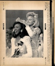 LD435 1989 AP Wire Photo MISS AMERICA CROWNED DEBBYE TURNER GRETCHEN CARLSON picture