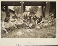 1975 Press Photo Organizers of 