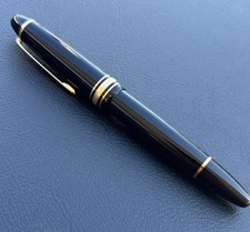 Vintage Montblanc Meisterstück Classique Black Fountain Pen with 14K Gold Trim picture