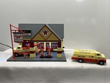 Menards Ray's Wreckers O Gauge Gold Collection Collectible Shop Texaco Lighted picture