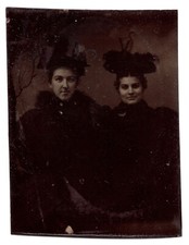CIRCA 1890s 1/16TH PLATE TINTYPE TWO GORGEOUS YOUNG LADIES IN FANCY DRESSES picture
