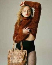 BEAUTIFUL JOEY KING 8X10 Photo picture