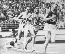 Helsinki Olympic 5000M run Emil Zatopek winner followed A Mimoun Fr- 1952 Photo picture