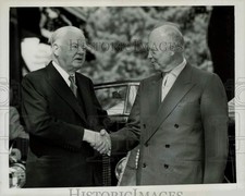 1953 Press Photo President Dwight D. Eisenhower with Herbert Hoover in New York picture