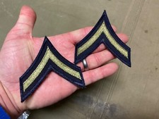 ORIGINAL WWIIUS ARMY PRIVATE PFC CHEVRONS JACKET & SHIRT SLEEVE INSIGNIA SET picture