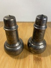 Vintage WM Rogers Silver Plate Salt & Pepper Shakers Set with Original Box picture