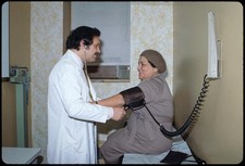 Photo:Dr Robert Linn Doctor Checking Patient Blood Pressure 1970s picture