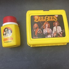 BEEGEES Thermos Lunch Box W/Thermos Plastic Yellow W/Red Handle Vintage 1978 picture
