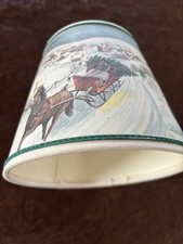 PRETTY LITTLE VINTAGE CHRISTMAS LAMP SHADE - EXCELLENT picture
