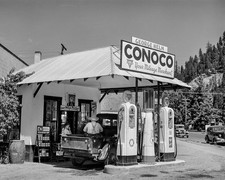 1941 CONOCO GAS STATION Orofino Idaho PHOTO (213-J) picture