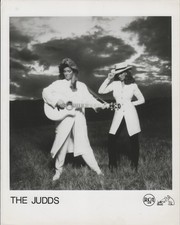 Country Music Duo THE JUDDS B&W 8x10 Publicity PHOTO picture