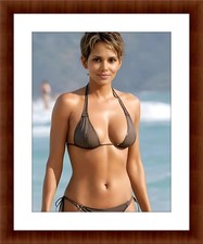 Halle Berry 8.5 x 11 Candid Color Unframed Collectable Photograph picture