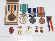 ALL WW2 AND EARLIER MEDAL & BADGE LOT WWII BEAUTIFUL RED CROSS CUFFLINKS ORDER picture