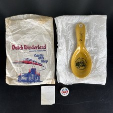Vintage 1974 Pennsylvania Dutch Wonderland Spoon Rest & Fridge Magnet Set w/ Bag picture