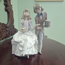 Lladro 5409 Courting Time picture