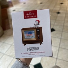 SOLD OUT 2026 Hallmark PEANUTS SNOOPY TV Ornament VIDEO LIGHT SOUND NO POWER COR picture