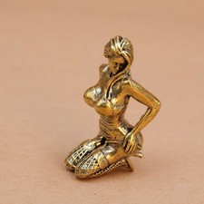 Brass Sexy Kneeling Plump Girl Statue Art Beauty Body Model Small Ornament picture