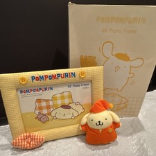 Vintage Rare Pompompurin Sanrio Photo Frame . Clothe Padded Embroidered picture