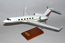 Gulfstream Aerospace G550 Business Jet Desk Top Display Model 1/48 SC Airplane picture