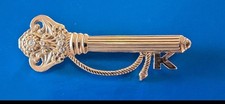 Retired 1996-1998 DAR Daughters of The Revolution Keys To The Column Pin Rare picture