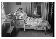 Photo:Frieda Hempel German Soprano in Boudoir 1910s Bed Portrait picture