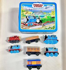 Thomas the Train & Friends VTN Gullane (Thomas) Lunch Box W/ 7 Thomas Trains picture