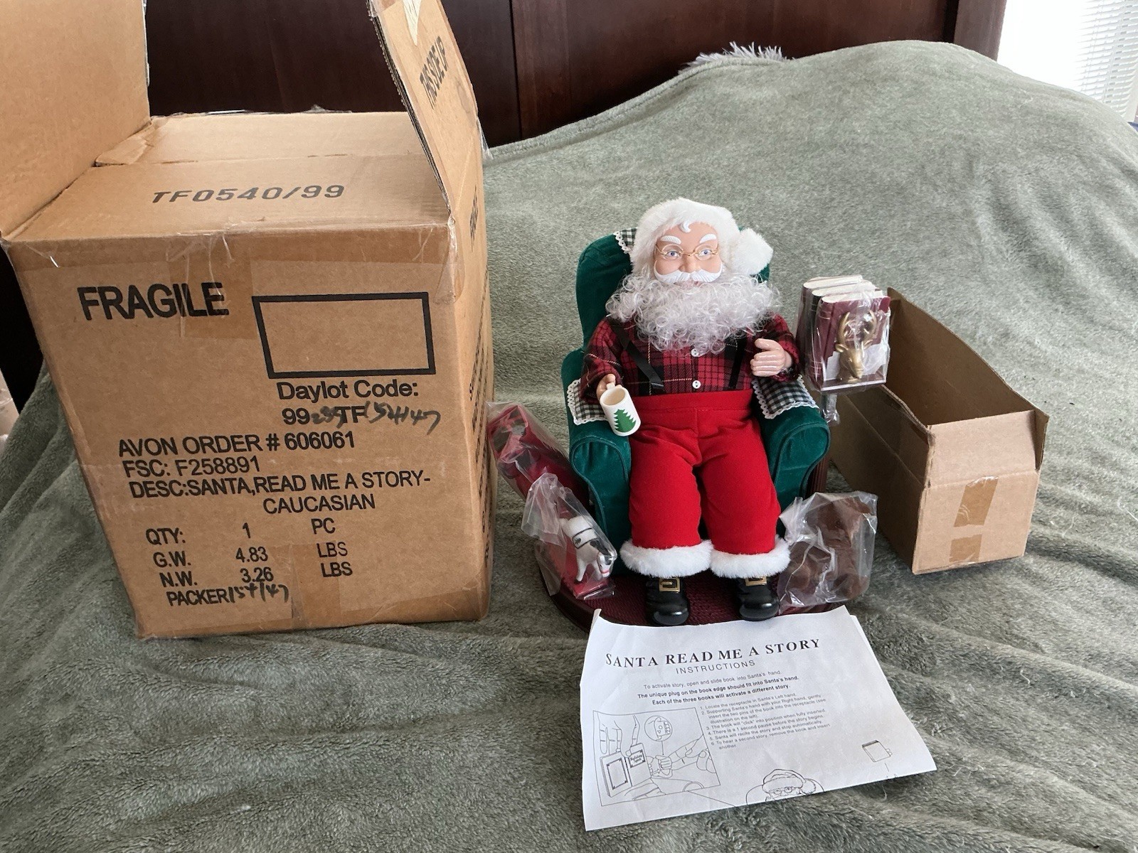 AVON VTG 1999 Santa, Read Me a Story Animated Talking Santa, Books Complete NIB