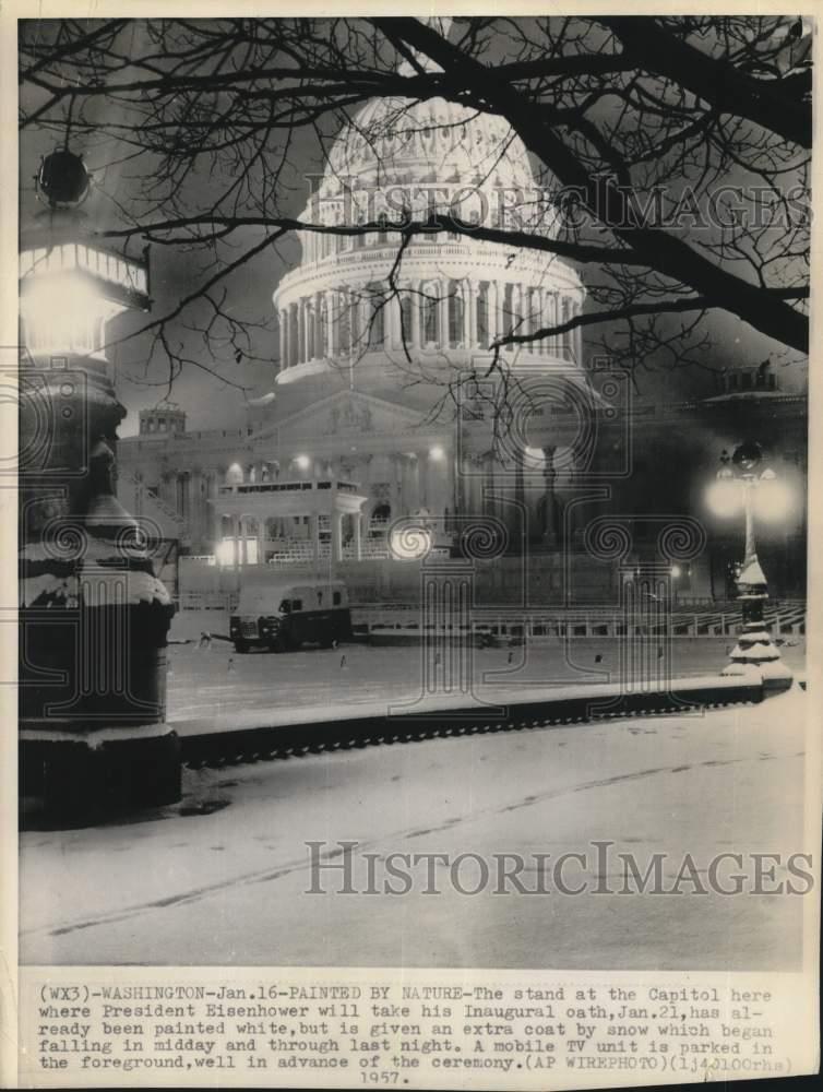 1957 Press Photo U.S. Capitol grounds covered with snow in Washington, D.C.