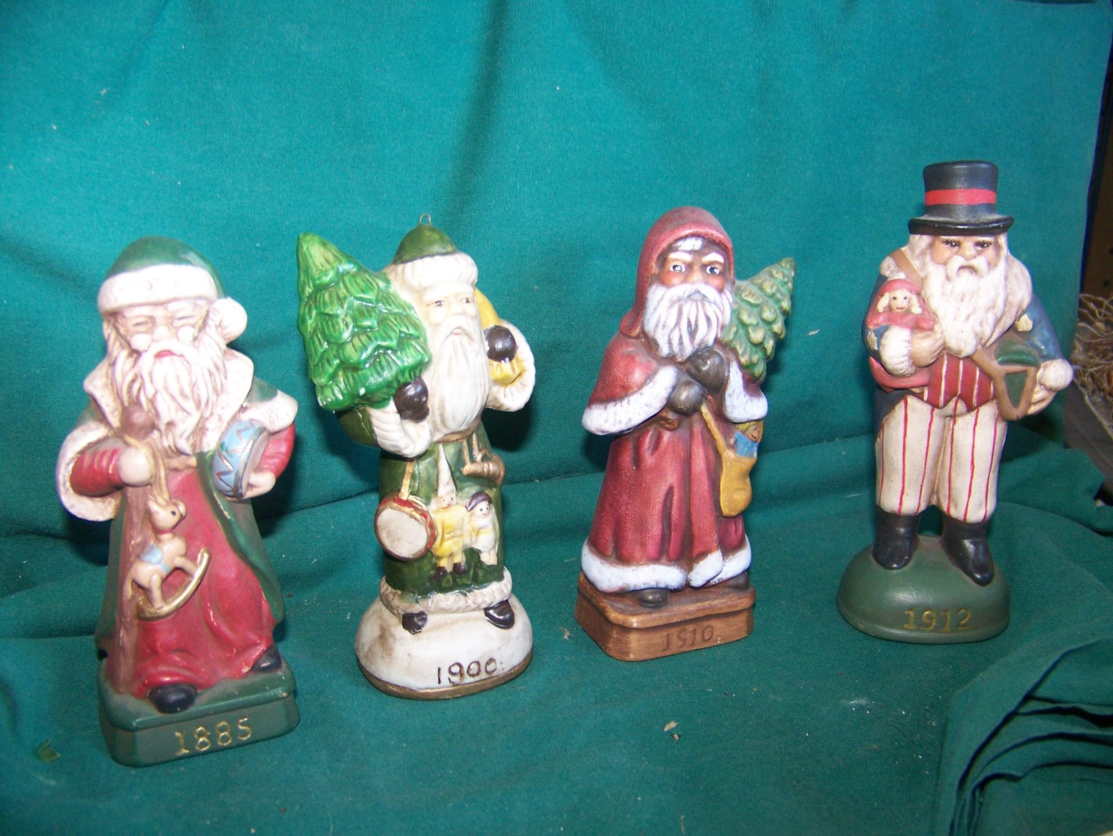 4 Santa\'s Dated 1885-1906-1910-1912 Different outfits