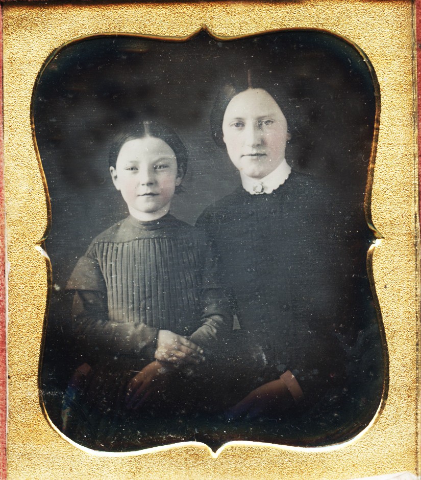 Lovely Portrait of Mother and Girl, 6th Plate Dag by Mahan 1850s #221