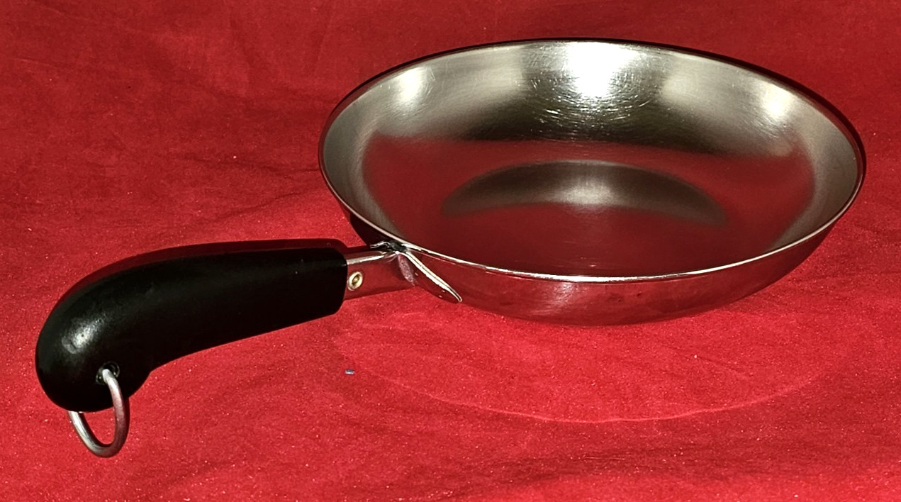 Rare Vintage Revere Ware 8\