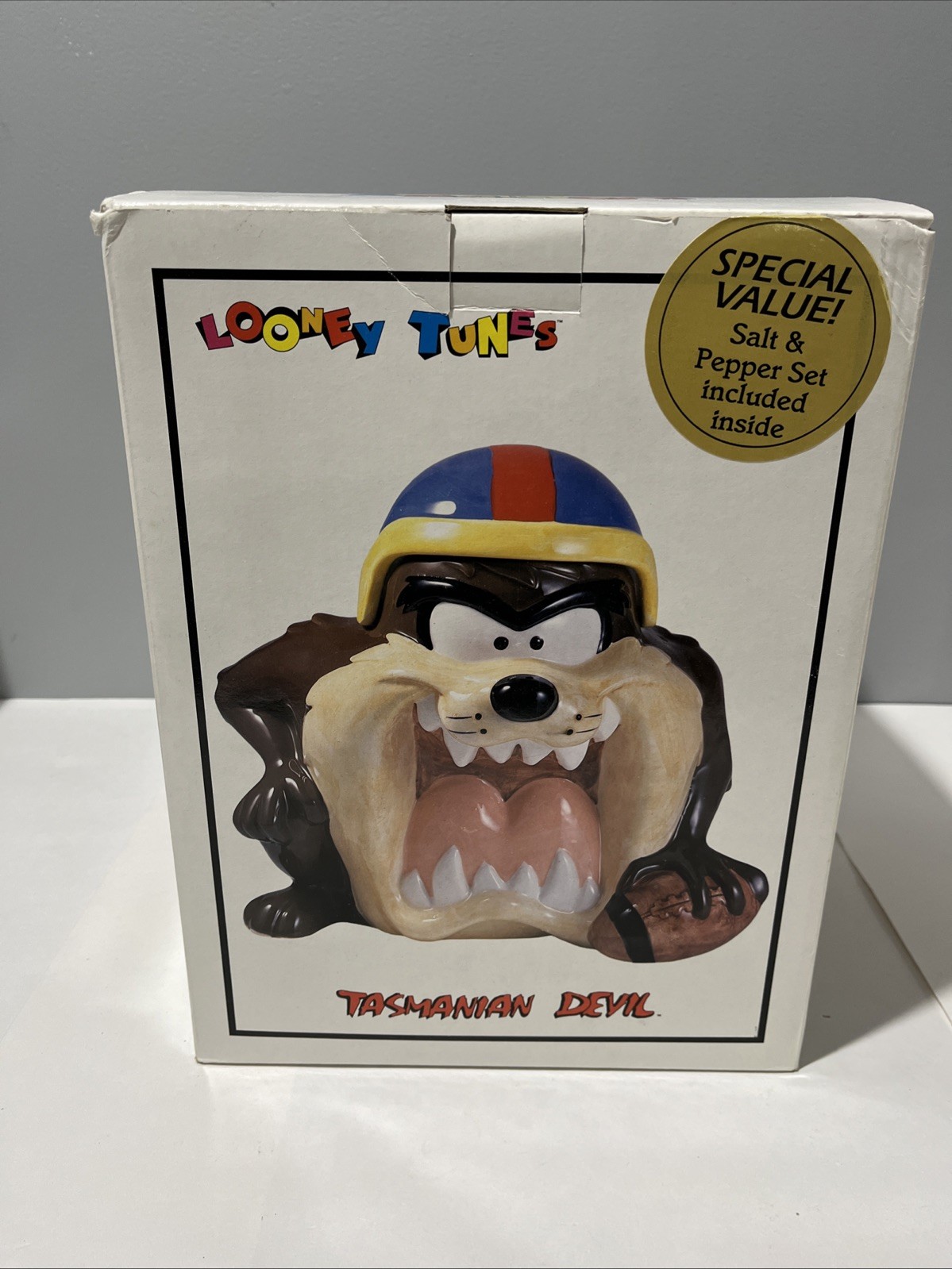 TASMANIAN DEVIL LOONEY TUNES COOKIE JAR 1993 Bonus Salt and Pepper Shakers