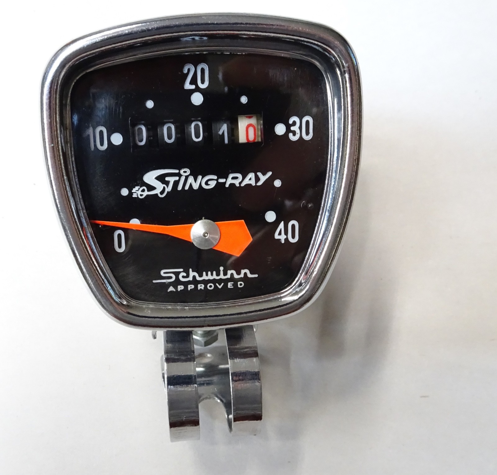 VINTAGE SCHWINN STINGRAY  KRATE SPEEDOMETER & BRACKET