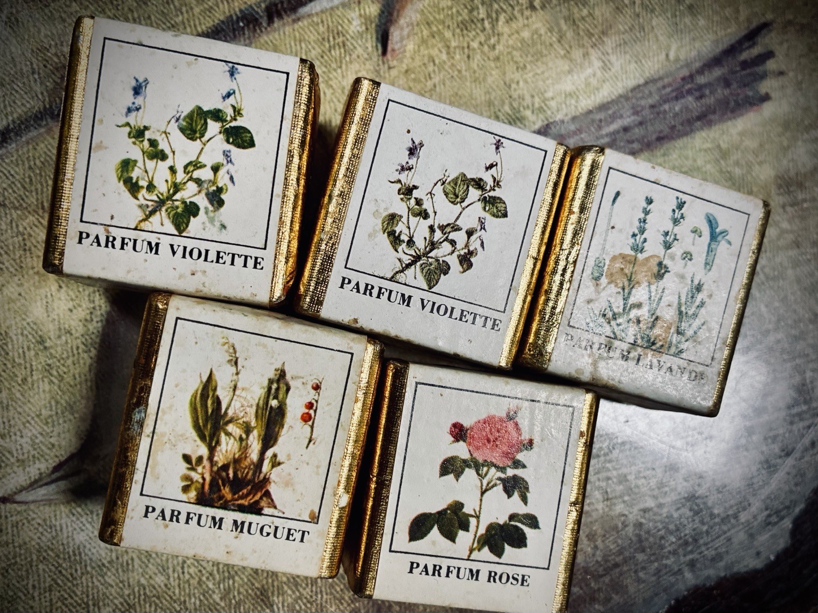 Vintage English Bath Cubes Lot 5 Floral Gold Foil Wrapped Made in England Unused
