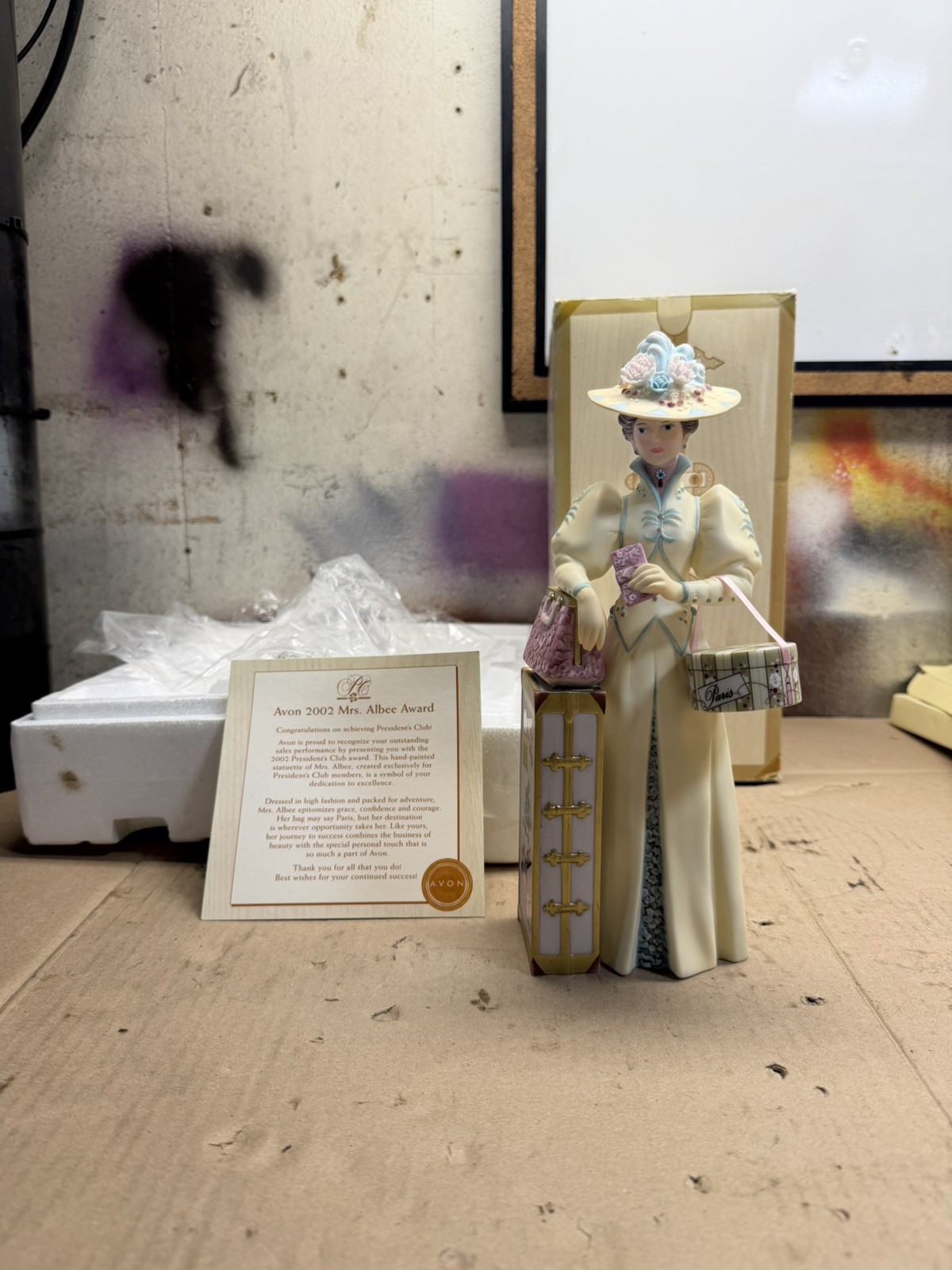  in Box 2002 Avon Mrs. Albee Porcelain Full Size Figurine Presidents Club